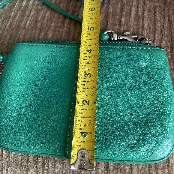 🔇 Sale $15 Coach Wristlet - Picture 7 of 8